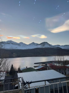 Eastfjord Apartment With Fjord view